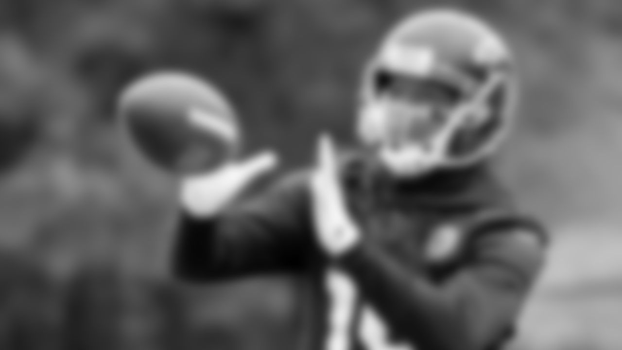Atlanta Falcons wide receiver Calvin Ridley #18 makes a catch during practice at IBM performance field.