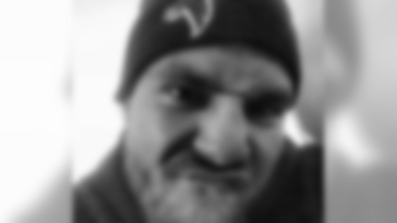 Safety Zeke Motta with the ever popular mean-mugging selfie