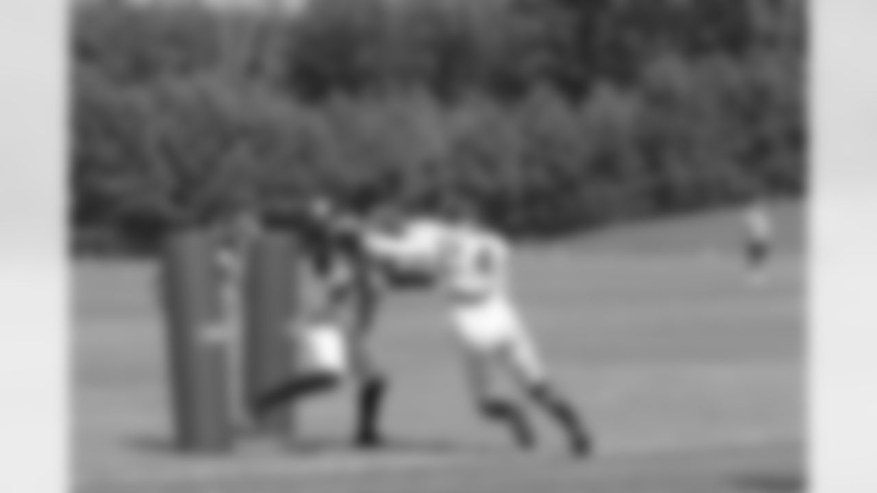 CB Robert Alford practices with CB Dominique Franks