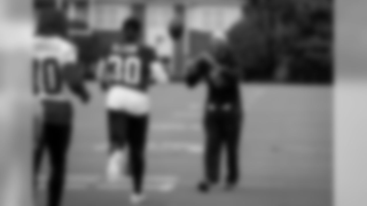 Coach Bernie Parmalee works during practice. (Photo by Kara Durrette/Atlanta Falcons)