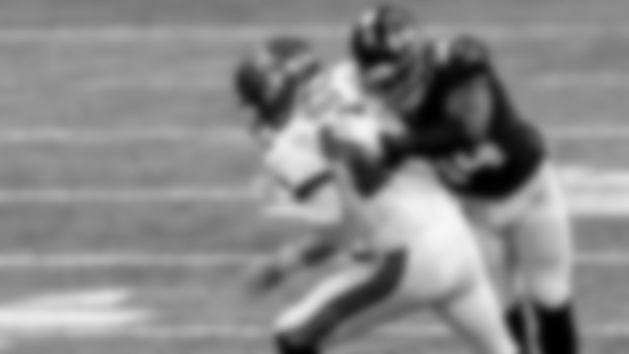 Atlanta Falcons linebacker Foye Oluokun #54 gets to Tampa Bay Buccaneers quarterback Tom Brady #12 on December 20, 2020.