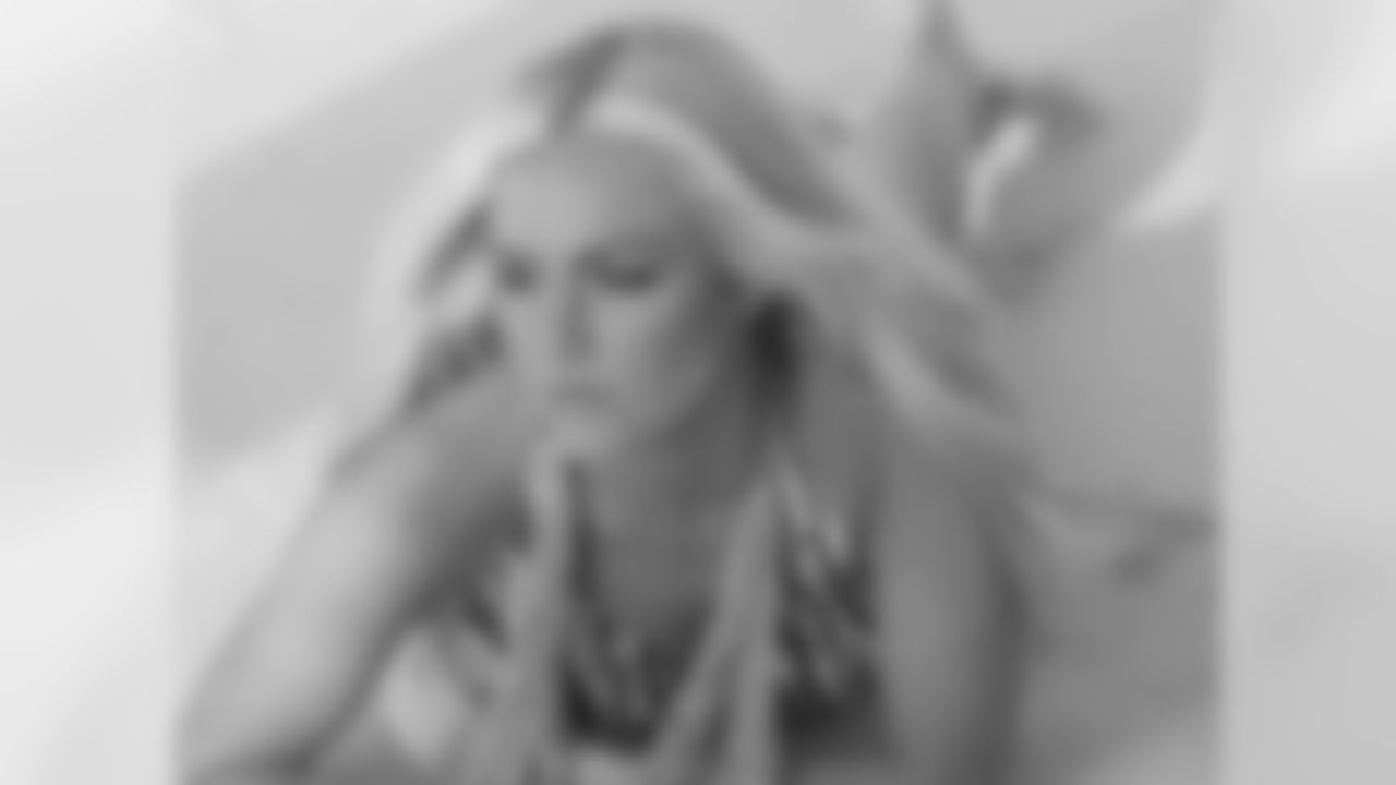 Kelsi S. // 2011 Atlanta Falcons Cheerleaders Swimsuit Calendar Photo Shoot // 2011 // Bermuda -