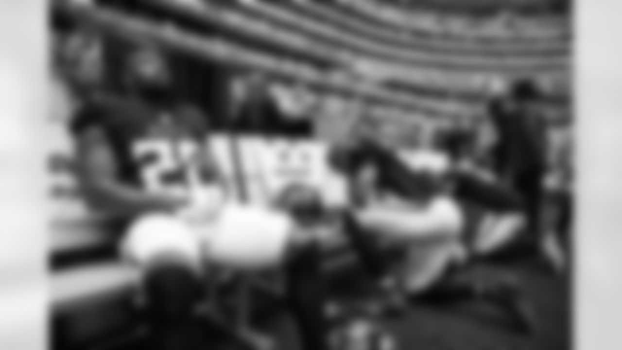 Atlanta Falcons players are seen on the bench prior to a game against the Dallas Cowboys at AT&T Stadium in Arlington, Texas on Sunday, November 14, 2021. (Photo by Brandon Magnus/Atlanta Falcons)