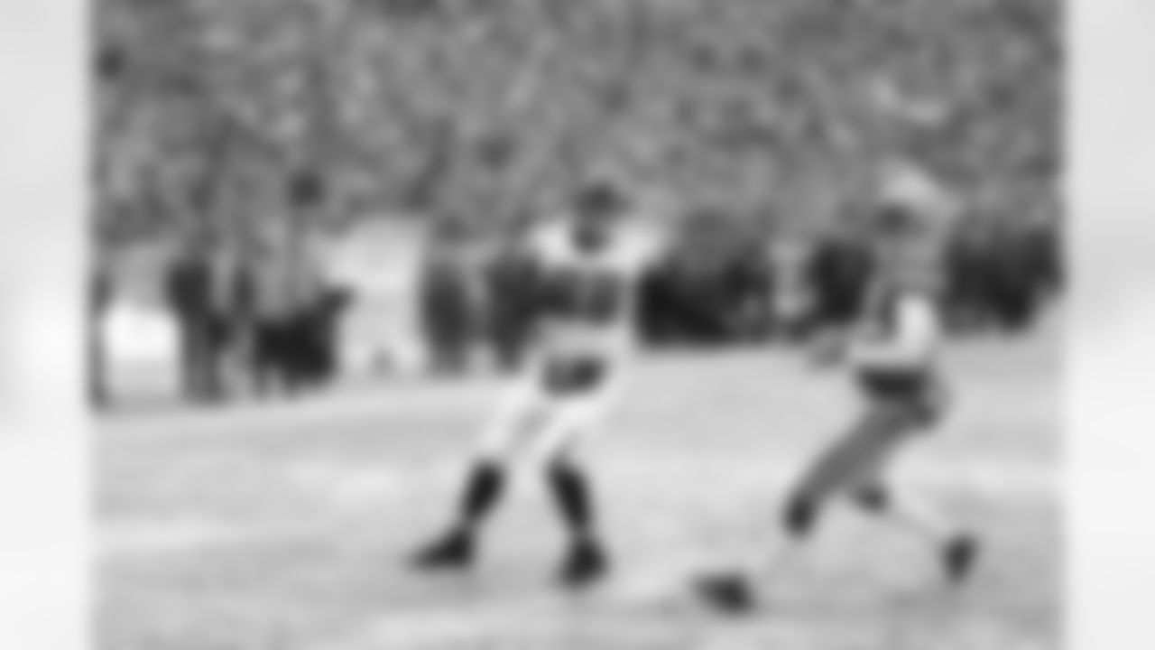 TE Tony Gonzalez has caught a touchdown in each of his past two games. One of the 49ers defensive strengths has been defending tight ends. How will Gonzalez fare against a stout San Fran defense?