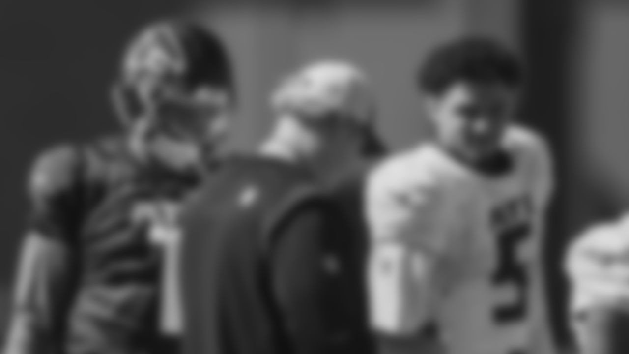 Atlanta Falcons quarterback Marcus Mariota #1, head coach Arthur Smith, and wide receiver Drake London #5 during practice in Flowery Branch, Georgia, on Thursday, October 27, 2022. (Photo by Shanna Lockwood/Atlanta Falcons)