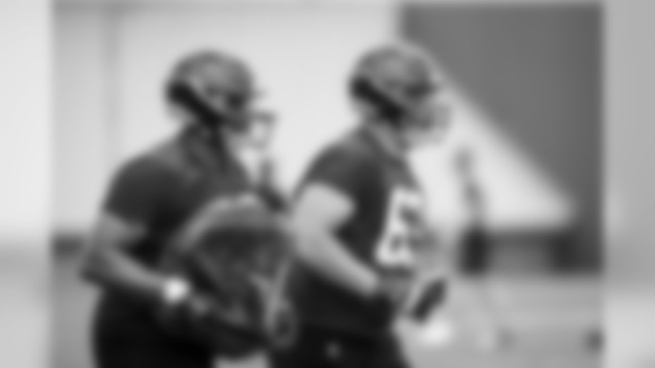 OL Chris Lindstrom