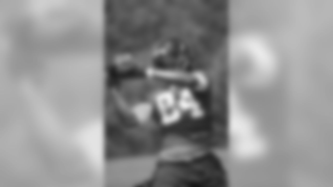 Wide receiver Roddy White makes a catch during practice // 2012 Atlanta Falcons Minicamp - Day 2 // June 20, 2012 // Flowery Branch, Ga. -