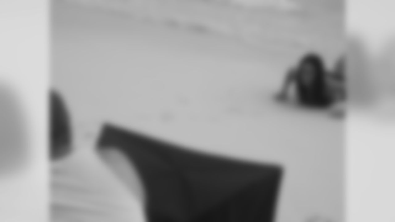 Jordan O. // 2011 Atlanta Falcons Cheerleaders Swimsuit Calendar Photo Shoot // 2011 // Bermuda -