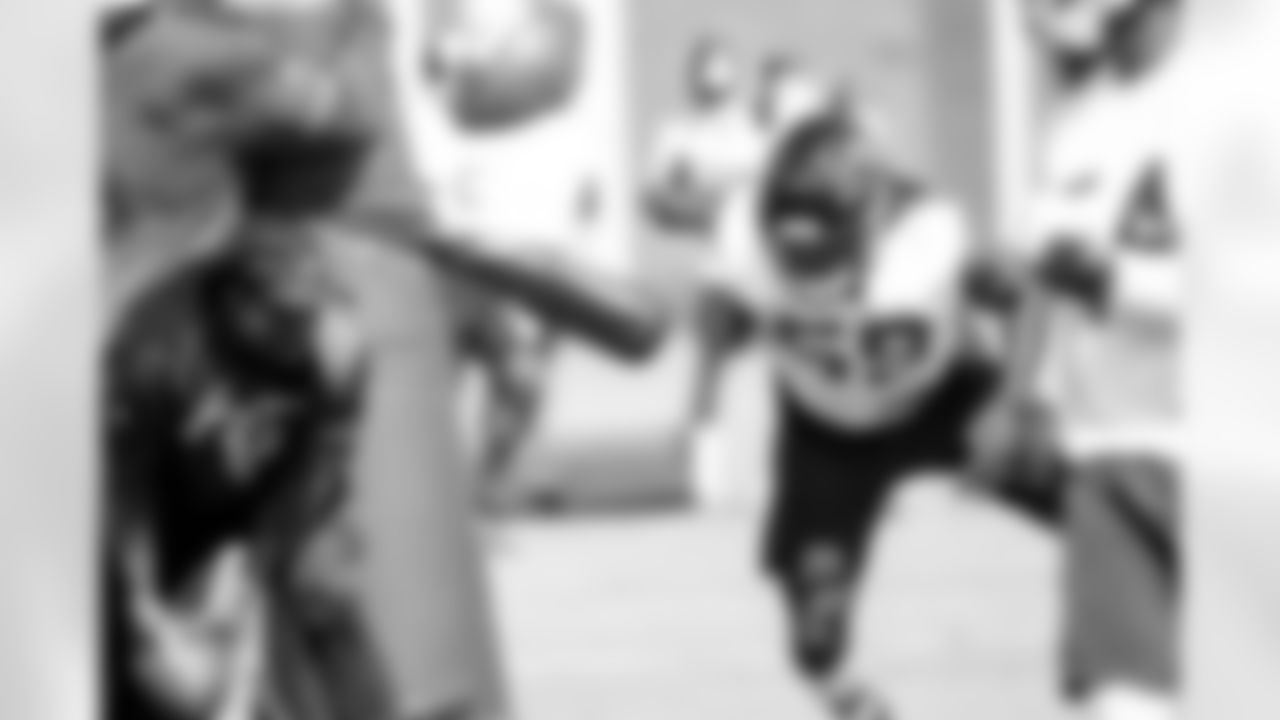 LB De'Vondre Campbell