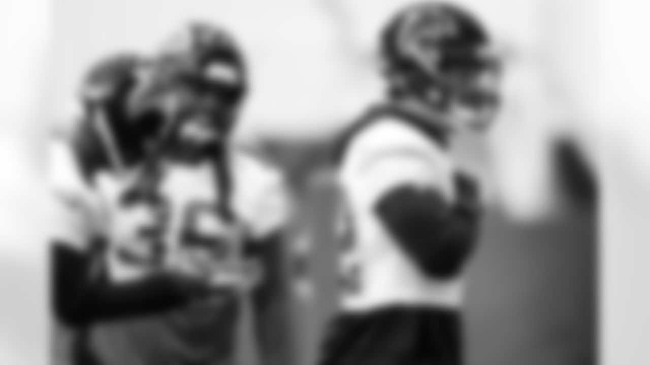 LB Duke Riley