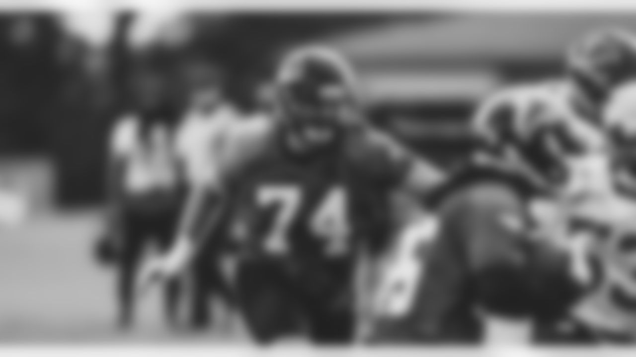 T Ty Sambrailo
Atlanta Falcons / Stacey Ward