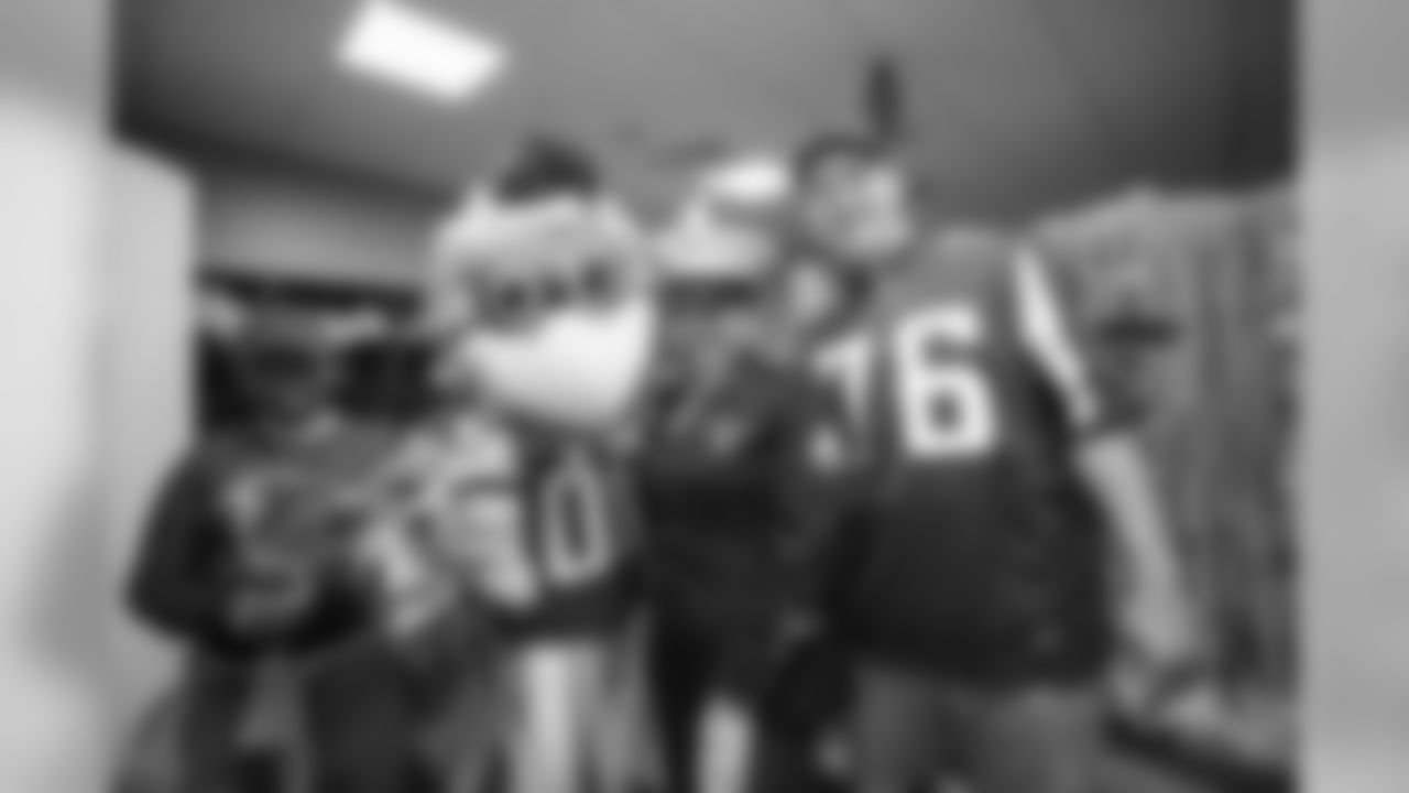 T Daniel Brunskill
Atlanta Falcons/Carmen Mandato