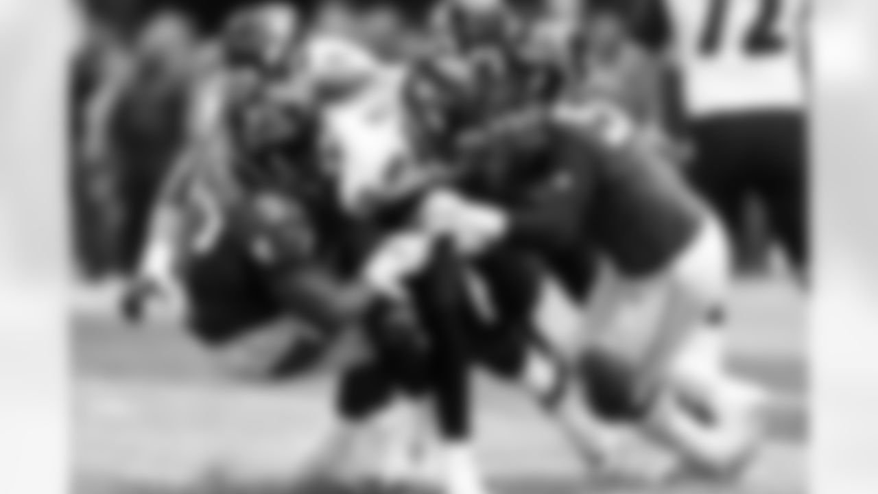 DT Grady Jarrett, DE Takk McKinley force Lamar Jackson to fumble