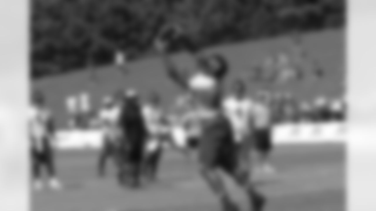 RB Ronnie Wingo catches a pass