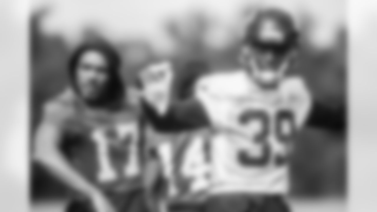 WR Marvin Hall, CB Deante Burton
Atlanta Falcons / Carmen Mandato