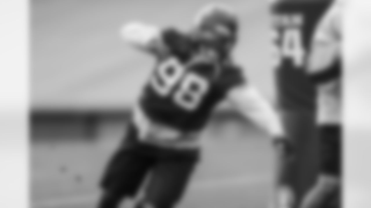 DE Takkarist McKinley
Atlanta Falcons/ Kara Durrette
