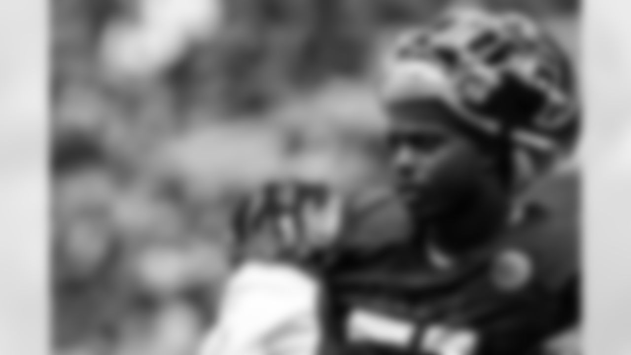 Atlanta Falcons outside linebacker Brandon Copeland #51