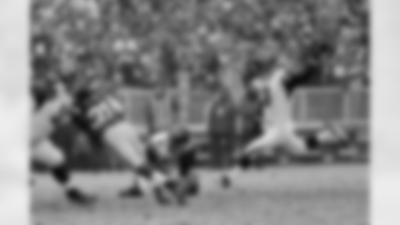 K Matt Bryant attempts a long field goal for the Falcons