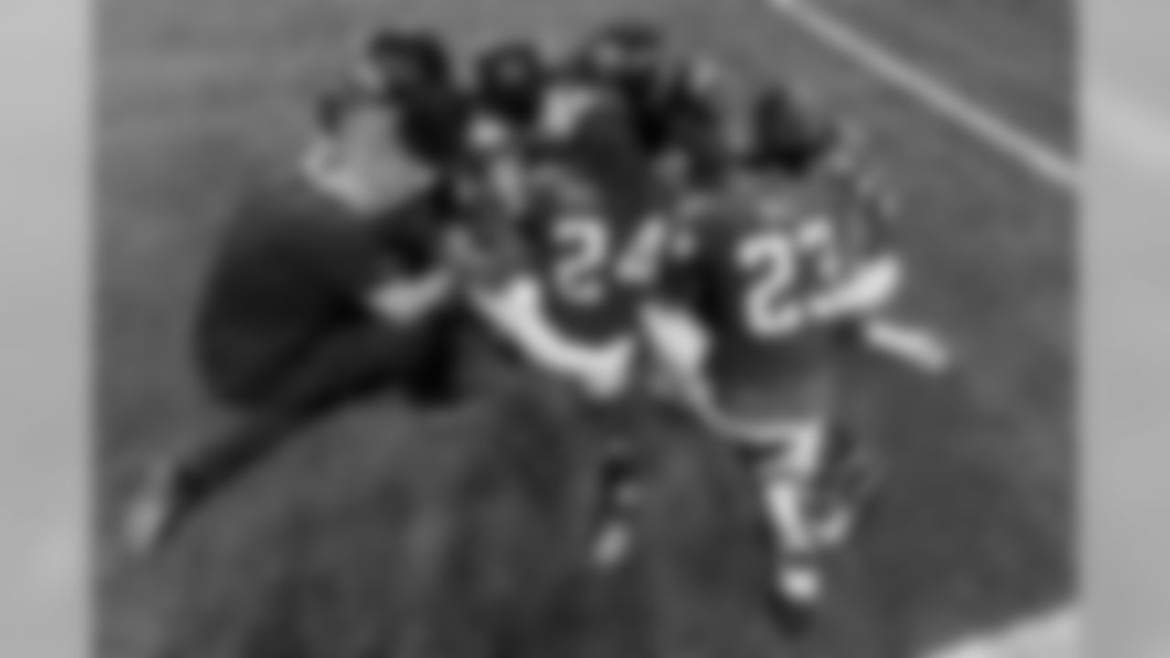 Atlanta Falcons running back Devonta Freeman #24 huddles with teammates before the game against the Washington Redskins at Mercedes-Benz Stadium in Atlanta, Georgia, on Thursday August 22, 2019. (Photo by Rob Foldy/Atlanta Falcons)