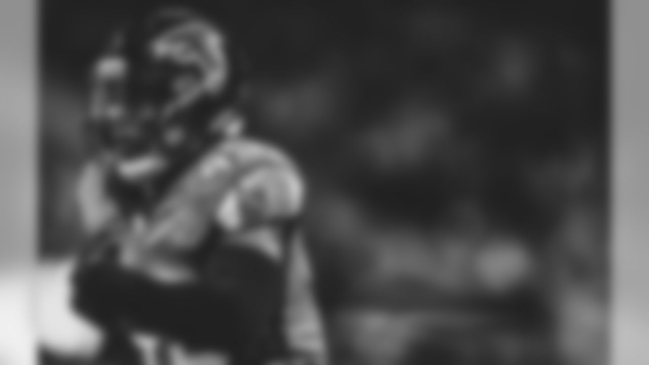 LB Deion Jones
Atlanta Falcons / Lynn Bass