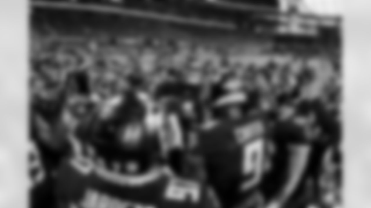 Atlanta Falcons quarterback Desmond Ridder #4 huddles the team prior to the game against the Tampa Bay Buccaneers at Mercedes-Benz Stadium in Atlanta, Georgia on Sunday, January 8, 2023. (Photo by Brandon Magnus/Atlanta Falcons)