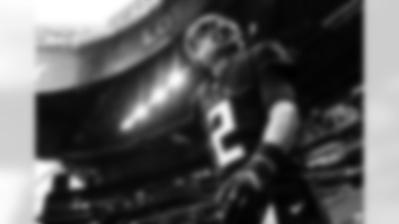 Atlanta Falcons quarterback Matt Ryan #2 warms up prior to a game against the Cleveland Browns at Mercedes-Benz Stadium in Atlanta, Georgia on Sunday, August 29, 2021. (Photo by Brandon Magnus/Atlanta Falcons)