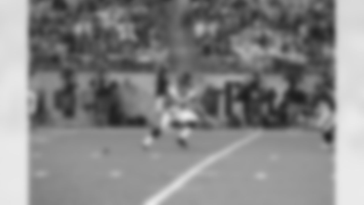 The Falcons and Steelers face off in Pittsburgh during the third preseason game for both teams // Falcons at Steelers - Preseason // Pittsburgh —
