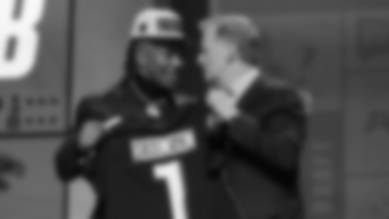 Texas running back Bijan Robinson and NFL commissioner Roger Goodell onstage during the 2023 NFL Draft on Thursday, April 27, 2023 in Kansas City, Missouri. (Aaron Doster/NFL)