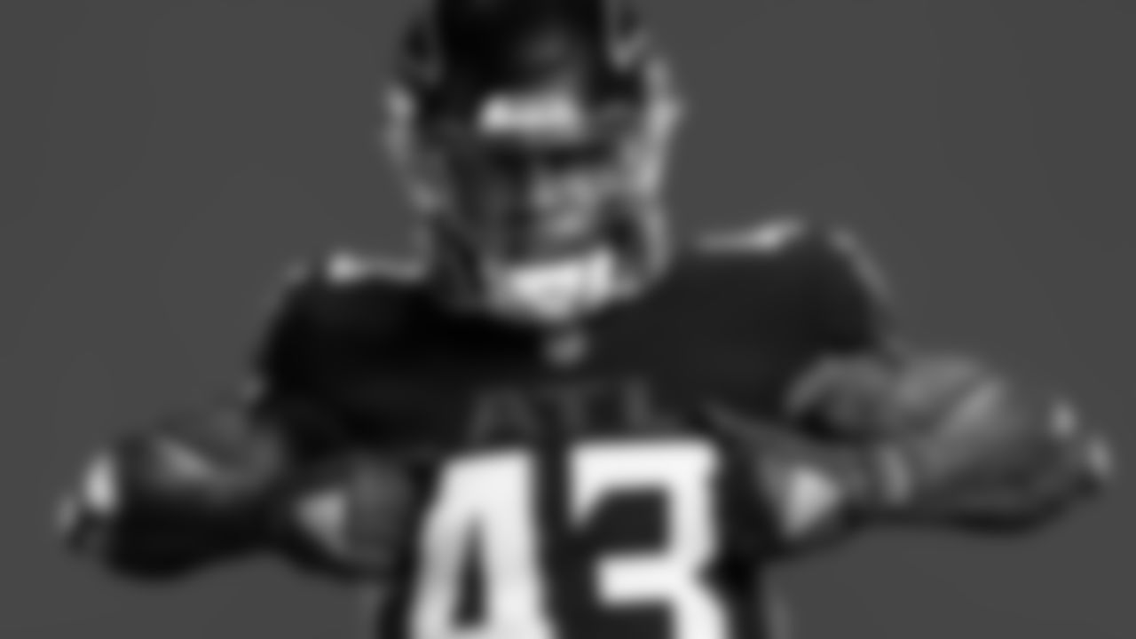 Atlanta Falcons linebacker Mykal Walker #43