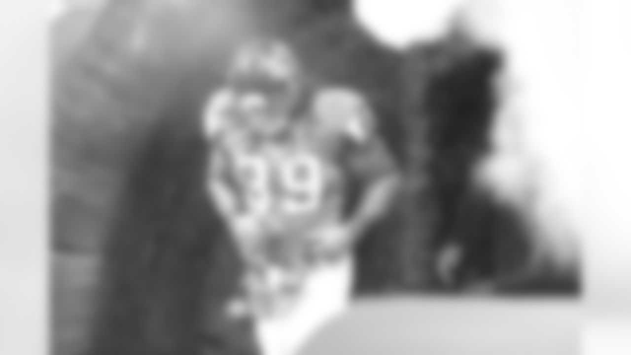 RB Steven Jackson makes a dramatic entrace into the Georgia Dome through the smoke and flames