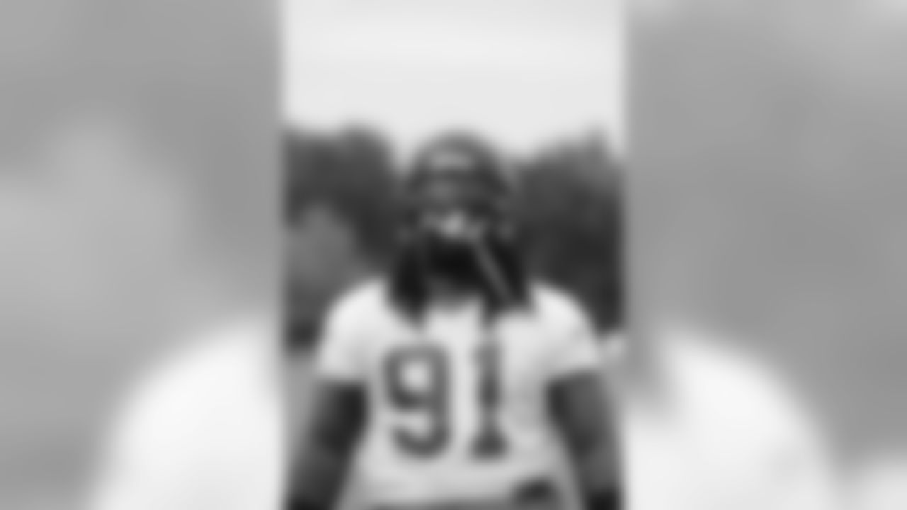 LB Courtney Upshaw