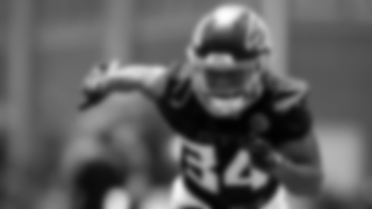 Atlanta Falcons cornerback Darren Hall #34 in action during the first practice of Atlanta Falcons rookie minicamp on May 14, 2021.
