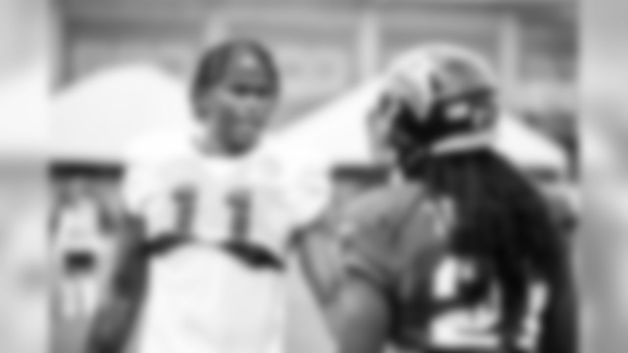 Atlanta Falcons wide receiver Julio Jones #11 talks to cornerback Desmond Trufant #21 on the tenth day of practice. (Photo by Kara Durrette/Atlanta Falcons)