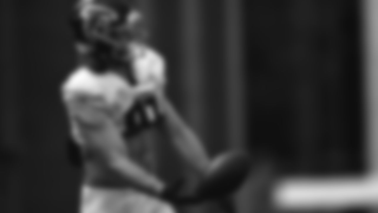 Atlanta Falcons tight end Hayden Hurst #81 during team practice at Atlanta Falcons Headquarters in Flowery Branch, Georgia, on Friday September 22, 2021. (Photo by Brandon Magnus/Atlanta Falcons)