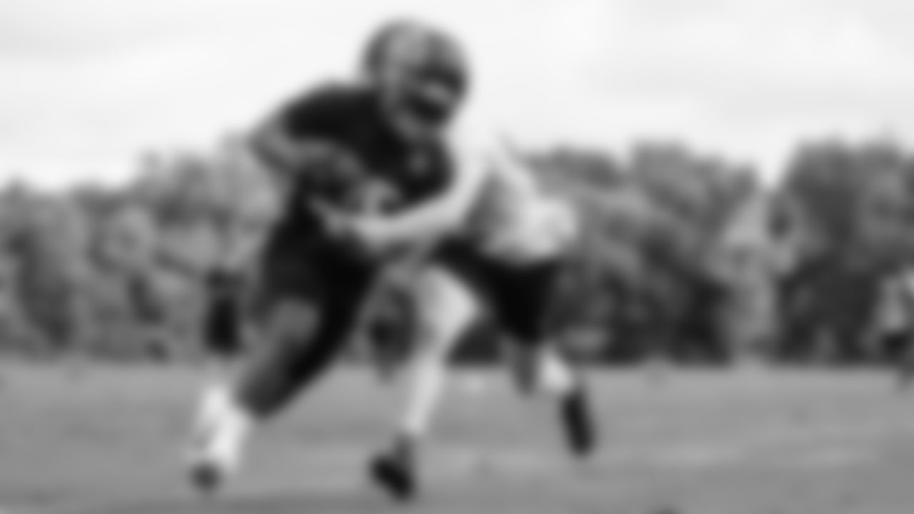 Atlanta Falcons running back Ito Smith #25 runs with the ball at AT&T Atlanta Falcons Training Camp on August 23, 2020 in Flowery Branch, GA. (Photo by Kara Durrette/Atlanta Falcons)