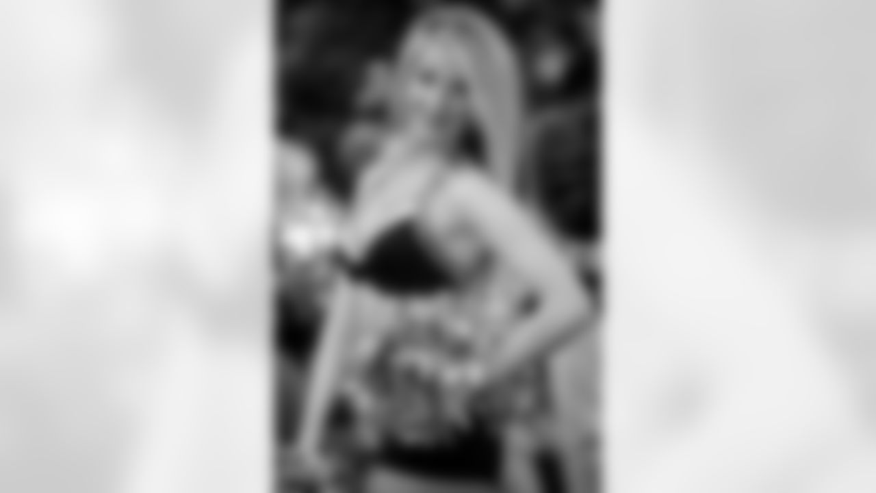 Atlanta Falcons Cheerleader Jonna B. (PHOTOS: Art Morrison, Special to AtlantaFalcons.com)