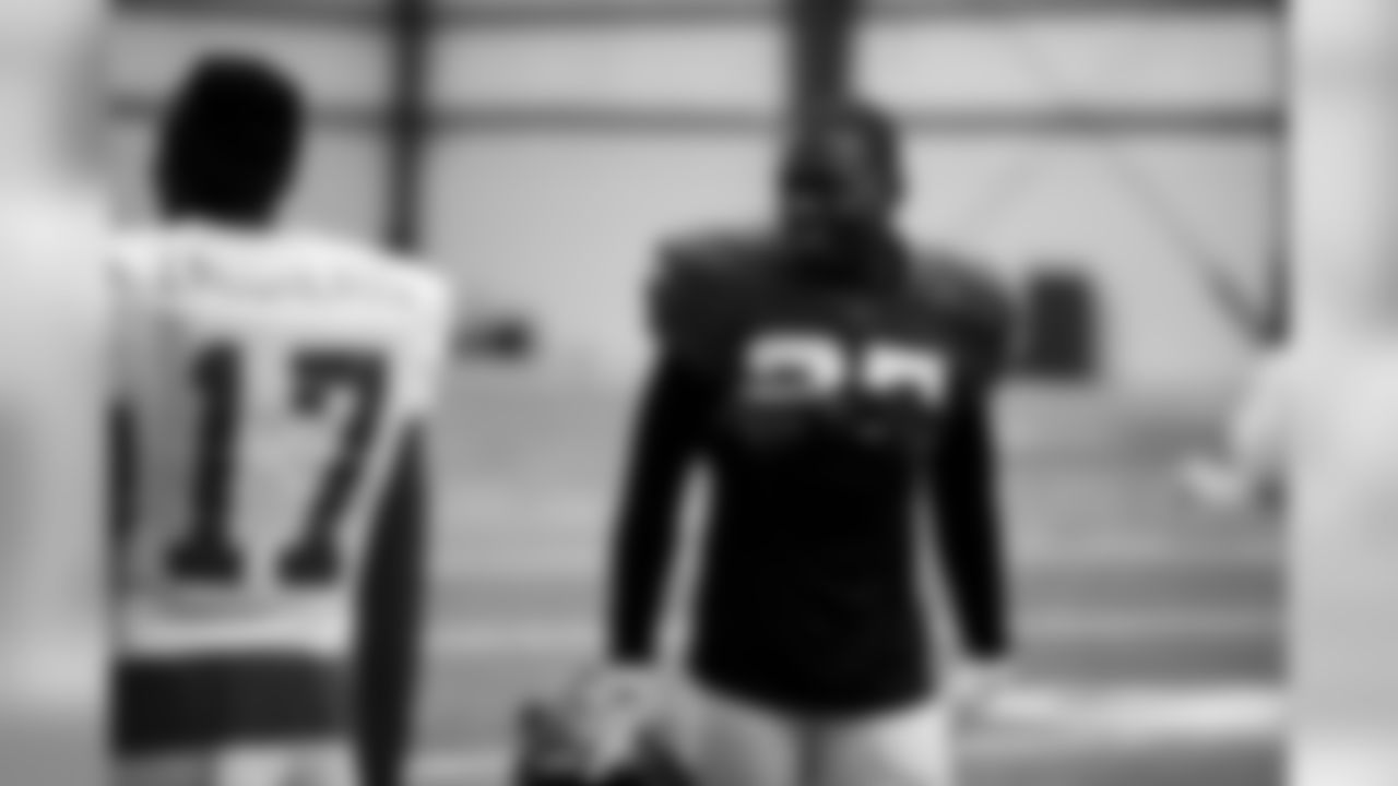 Atlanta Falcons strong safety Damontae Kazee #27 smiles during practice. (Photo by Kara Durrette/Atlanta Falcons).