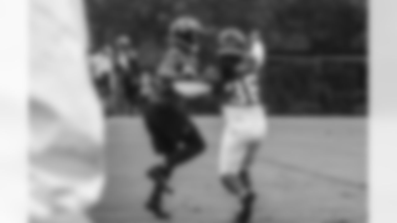 LB Bruce Carter, S Kemal Ishmael
Atlanta Falcons / Stacey Ward