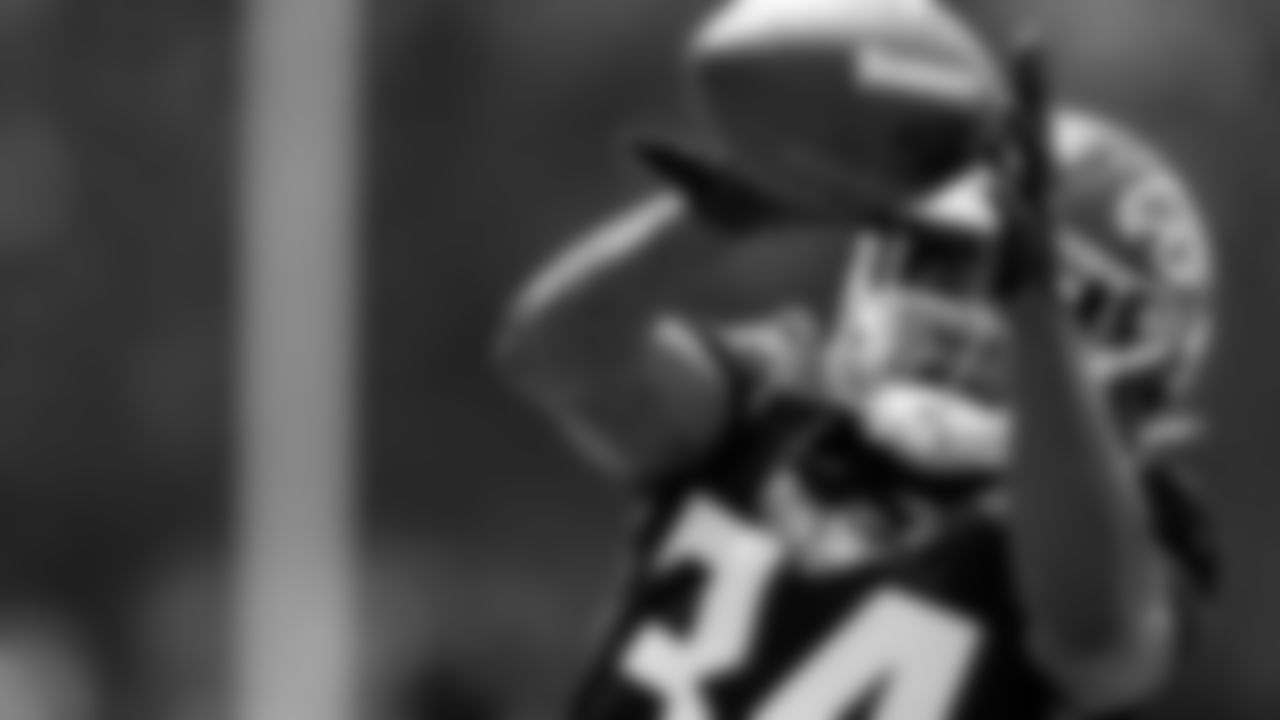 Atlanta Falcons cornerback Darren Hall #34 in action during the first practice of Atlanta Falcons rookie minicamp on May 14, 2021.