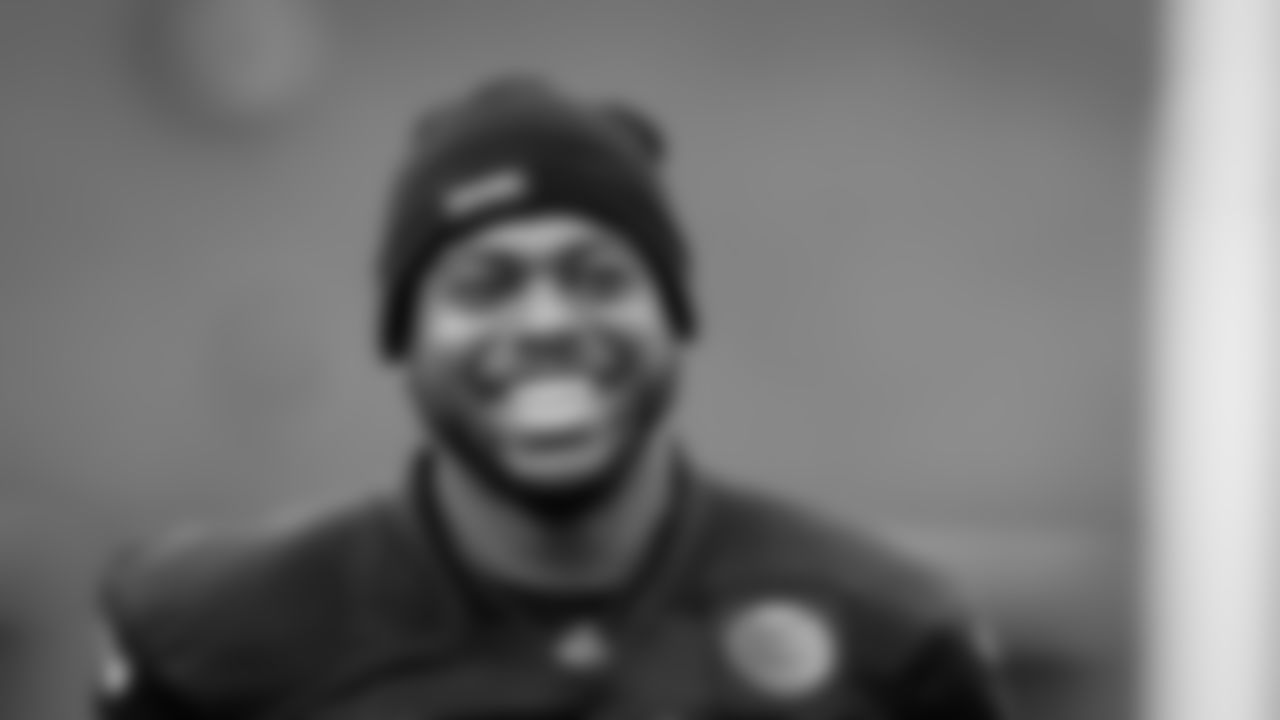Atlanta Falcons outside linebacker Brandon Copeland #51 smiles during field work drills in Phase II of the Atlanta Falcons offseason program on May 18, 2021.