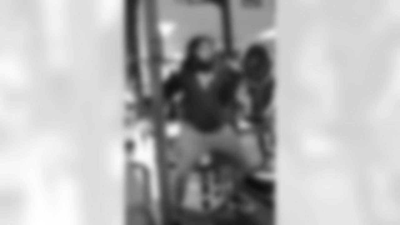 DE Adrian Clayborn