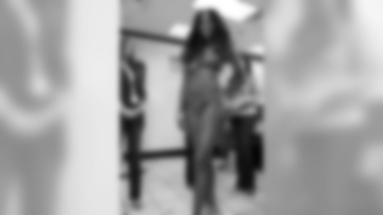 Shamea M. // 2011 Atlanta Falcons Cheerleaders Swimsuit Calendar Fitting // 2011 // Atlanta -