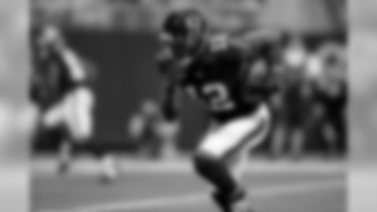 Atlanta Falcons wide receiver Mohamed Sanu #12 runs the ball during the game against the Tennessee Titans at Mercedes-Benz Stadium in Atlanta, Georgia, on Sunday September 29, 2019. (Photo by Kara Durrette/Atlanta Falcons)