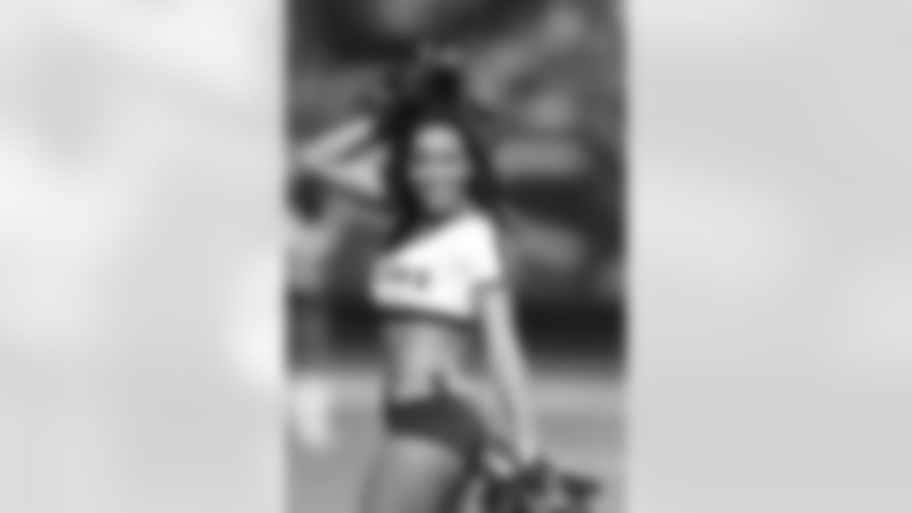 Falcons Cheerleaders 2010