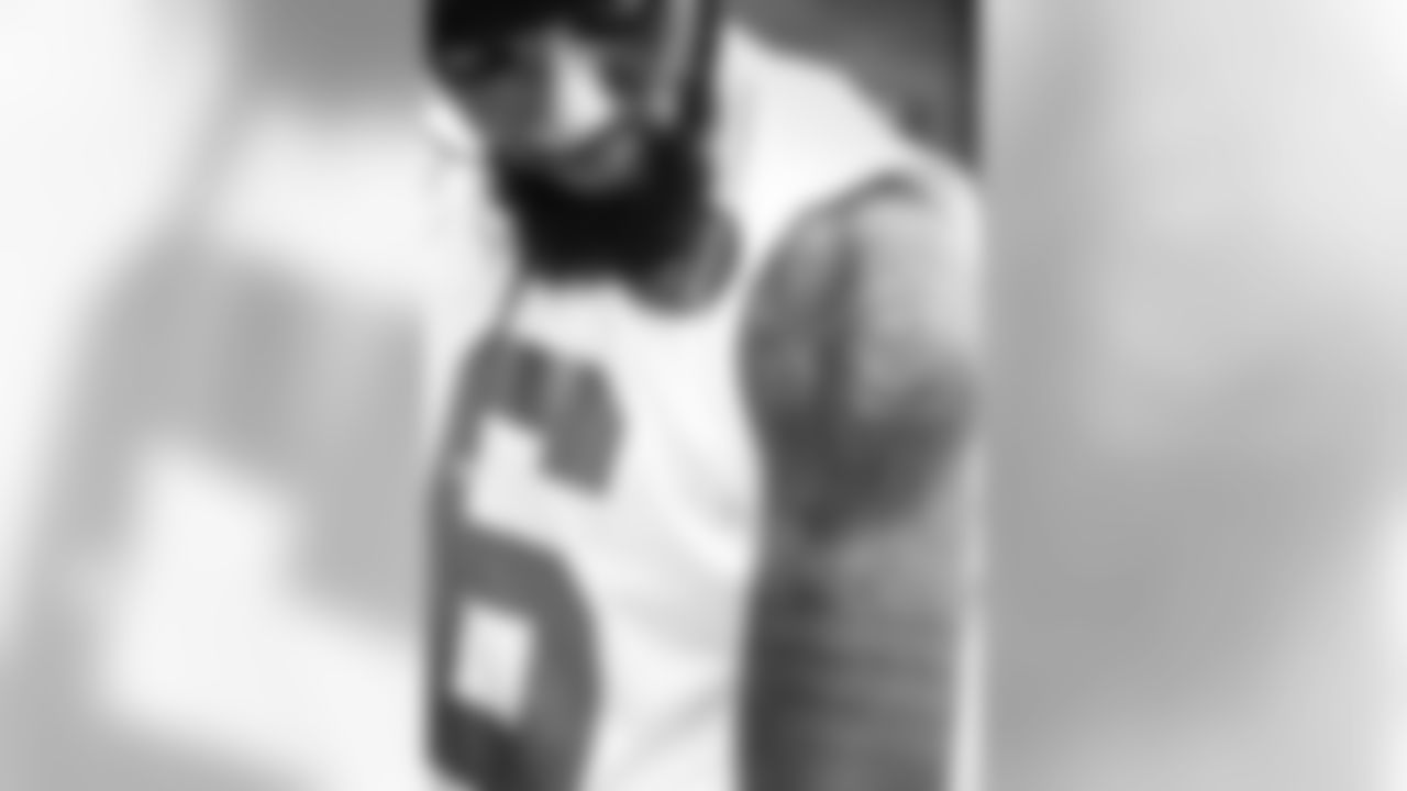 As tattoos are timeless, WR Justin Hardy's tattoo of clock on his left shoulder is an impactful one. The clock features the time of his dad's passing and "Timeless" is inscribed below. The scripture Hebrew 11:1 is scrolled down his bicep beneath the clock and reads, "Now faith is the substance of things hoped for, the evidence of things not seen."