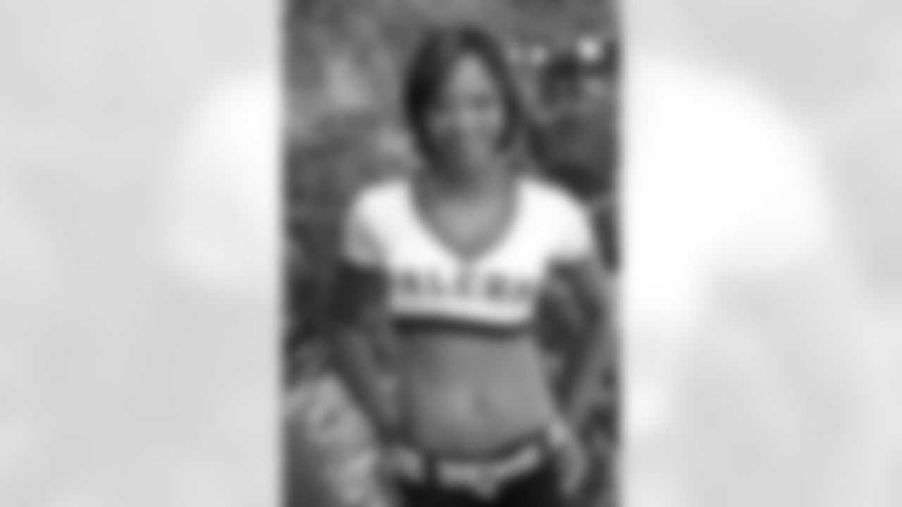 Avis H. // 2011 Atlanta Falcons Cheerleaders Studio Shots // 2011 // Atlanta -