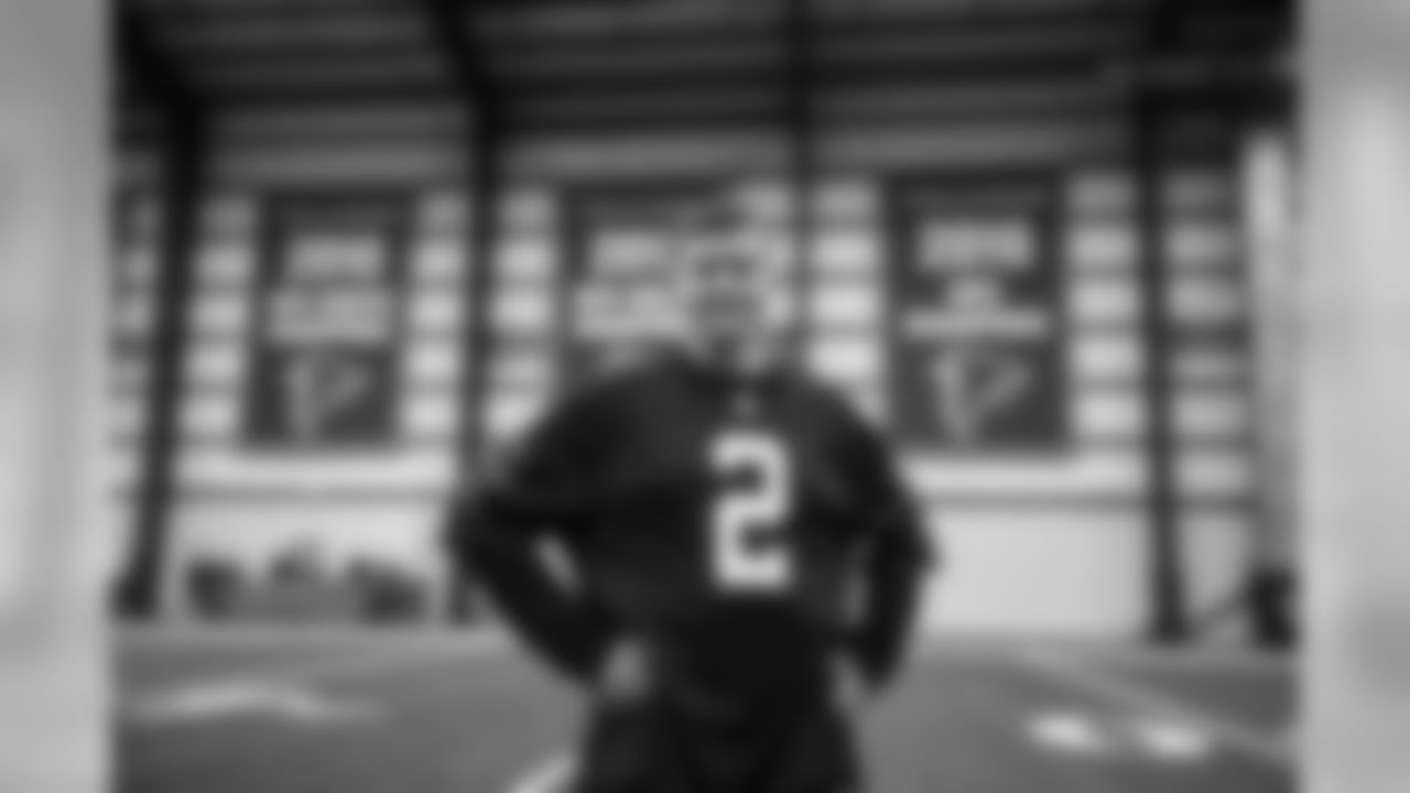 Atlanta Falcons/ Carmen Mandato