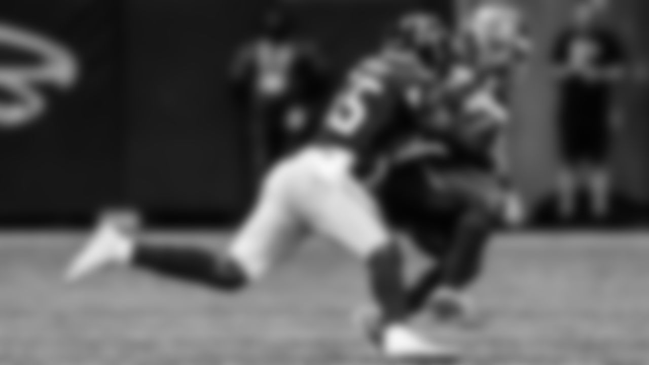 LB Bruce Carter
Atlanta Falcons / Donald Page