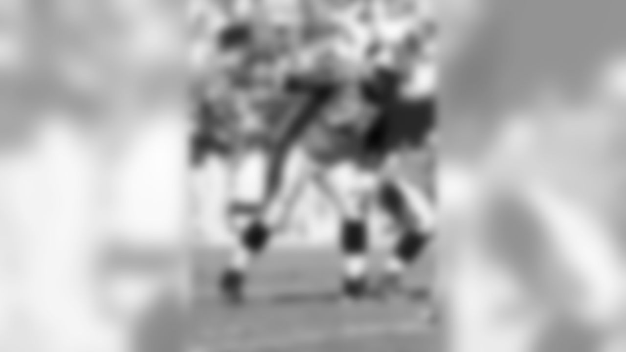 RT Byron Bell