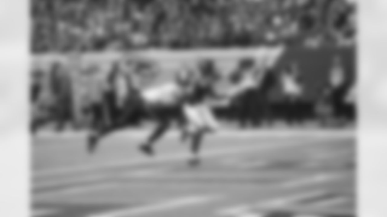 WR Darius Johnson breaks into the end zone